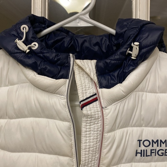 Tommy Hilfiger Lightweight Hooded Puffer Jacket White and Blue Women’s Small - Picture 7 of 17